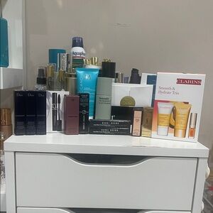 10 item bundle Clarins Smooth & Hydrate Trio with Assorted Beauty Products